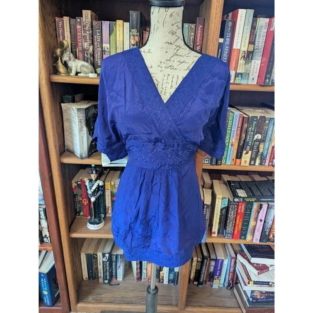 Anthropologie Maeve Tunic Top Blouse Womens 8 Blue Floral V-Neck Short Sleeve